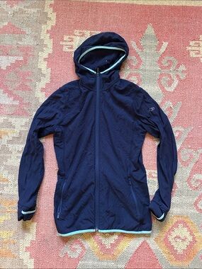 Icebreaker Ladies Navy Hooded merino wool Jacket size medium